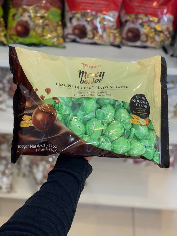 شکلات پذیرایی ورگانی سبز با مغز کرم فندق یک کیلویی ـ VERGANI MAXY BLOUES 1 KG