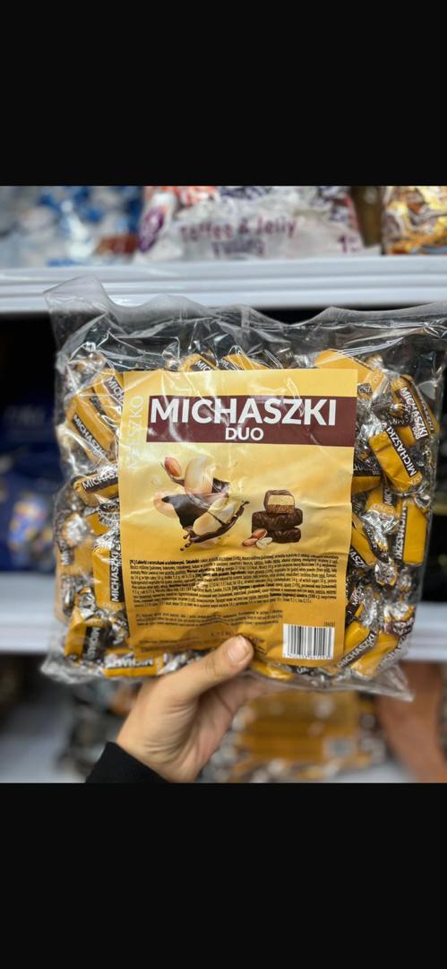 شکلات با کرم شکلات و بادام زمینی و نوقا میشکو 500 گرم Mieszko